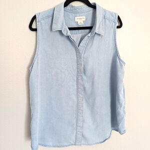 Liz Claiborne Women's light Blue Denim Like Button Up Sleeveless Shirt
